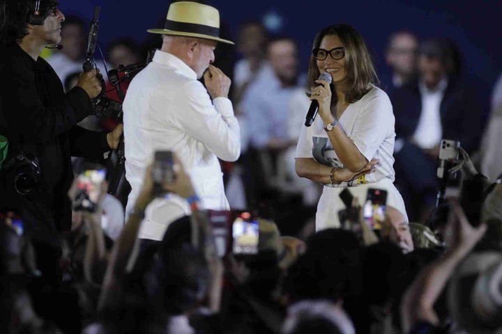 Em correção de rota, Lula critica falta de mulheres nos discursos da convenção e dá palavra a Janja