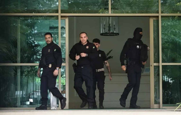 Ele é alvo de mandado de prisão preventiva nesta sexta-feira e foi determinada a inclusão do seu nome na Difusão Vermelha da Interpol, pois é considerado foragido. — Foto: Fabiano Rocha / Agência O Globo