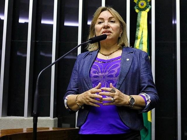 'Bora comprar um jatinho' e deputada com ‘70% da entidade': as mensagens apreendidas pela PF em operação sobre fraudes no INSS