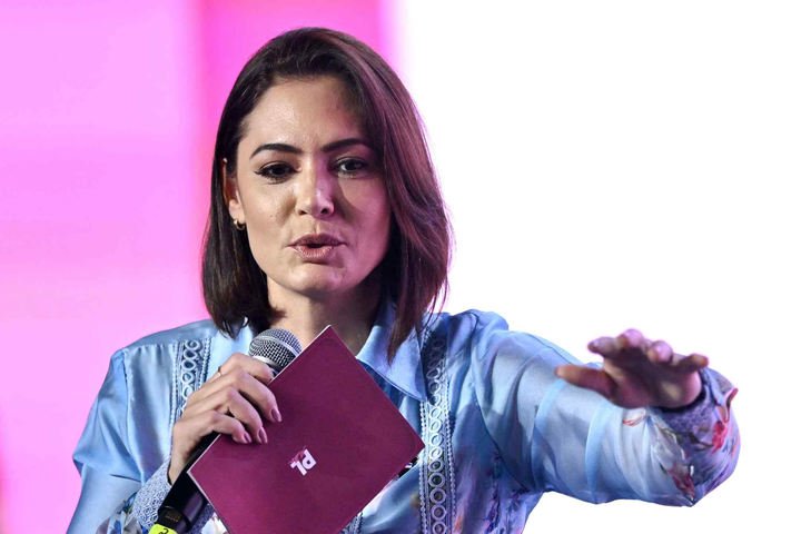 Michelle demonstrou preocupação com carta de Bolsonaro a Flávio e relatou a aliadas de revés no STF