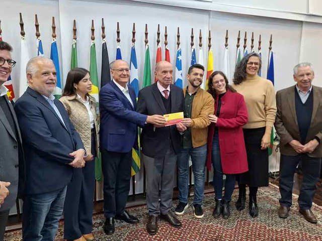 França, Tabata, Alckmin, Aloysio, Caio França, Marina Helou, Marina Bragante e Silvio Torres — Foto: Sergio Quintella / O GLOBO