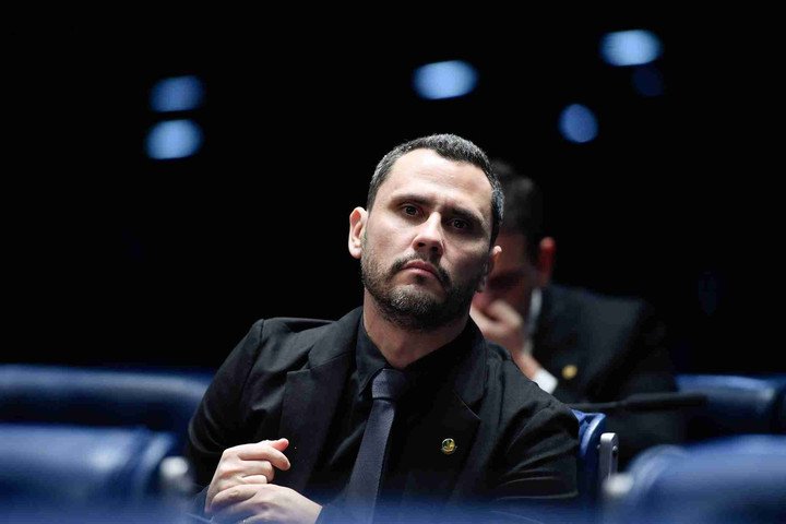 Cleitinho avisa ao PL que será candidato ao governo de Minas e divulga vídeo sobre 'missão' a ser seguida