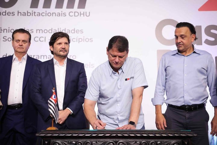 Tarcísio confirma André do Prado como pré-candidato ao Senado por SP e Ramuth na vice