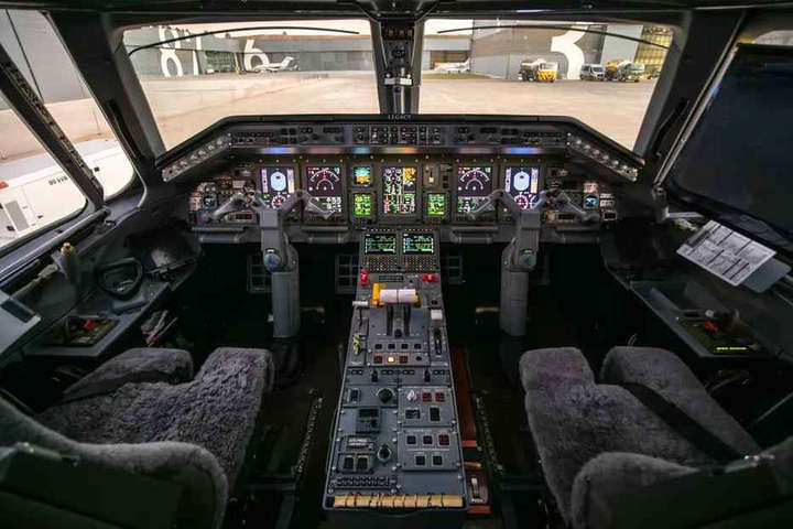 Cabine do avião — Foto: Divulgação