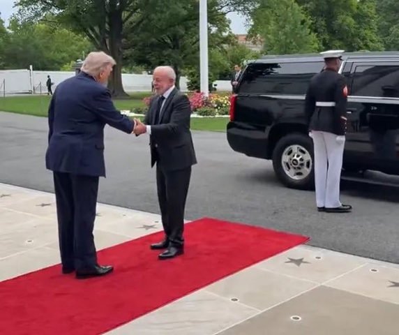 Trump recebe Lula com tapete vermelho na Casa Branca — Foto: Reprodução do X