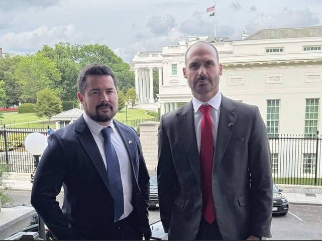 Aliados de Eduardo fazem chegar à cúpula do PL críticas sobre campanha de Flávio e pressionam por mudanças