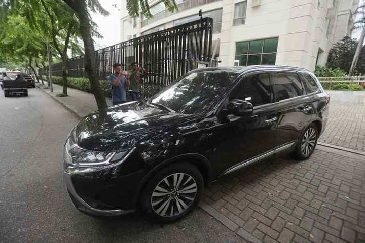Cláudio Castro é alvo de operação da PF que mira em fraudes no setor de combustíveis — Foto: Fabiano Rocha / Agência O Globo
