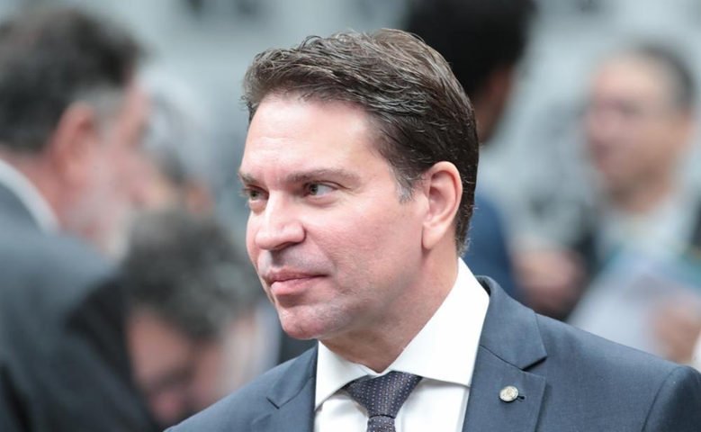 Bancada do PSOL-RJ protocola pedido de prisão imediata de Ramagem, condenado na trama golpista