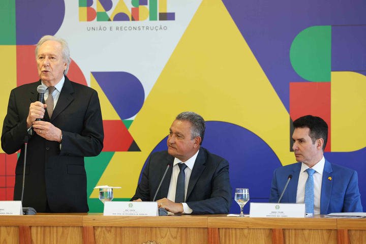 Embates com Rui Costa e cobranças levam à saída de Lewandowski e expõem desafios para sucessor