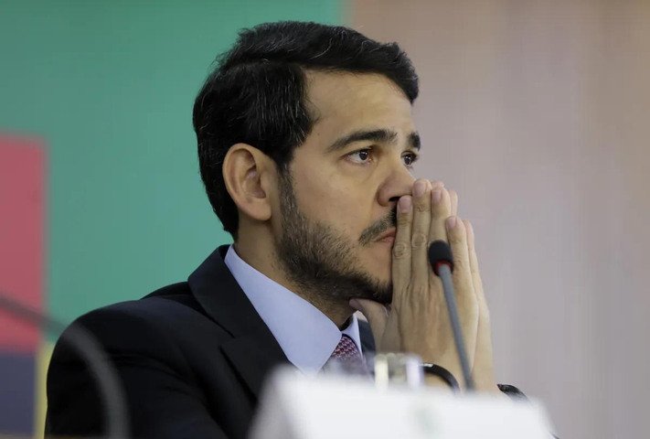 Confiança de Lula dá fôlego a Messias ao STF em disputa com Pacheco, preferido do Senado