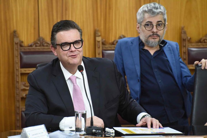 Ministro da Previdência nega envolvimento de pasta em fraudes no INSS após prisão de secretário-executivo