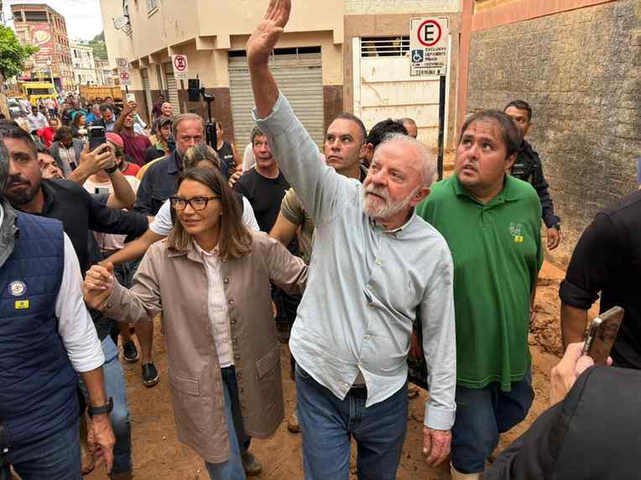 Lula chega a Minas Gerais para visitar cidades afetadas pelas chuvas na Zona da Mata; vídeo