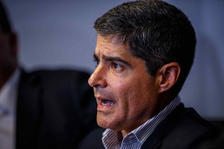 'Está tudo bem comigo', diz ACM Neto após problema técnico levar avião a ter pouso desviado na Bahia
