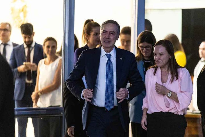 Ministro Barroso anuncia aposentadoria antecipada do STF — Foto: Brenno Carvalho / Agência O Globo