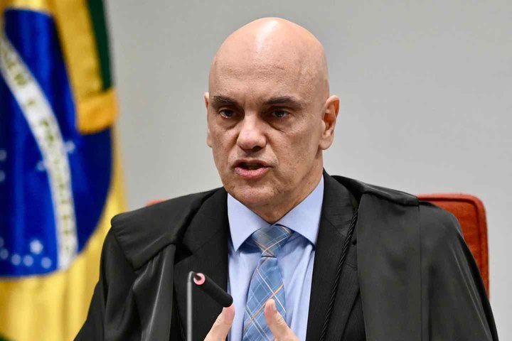 Ministro Alexandre de Moraes conduz audiência no STF sobre a tentativa de golpe de Estado; Bolsonaro e aliados respondem por trama para reverter o resultado das eleições de 2022 — Foto: EVARISTO SA / AFP