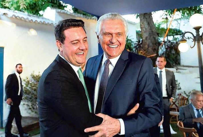 Ratinho desiste do Planalto para conter dobradinha Flávio-Moro no Paraná, e Caiado ganha força no PSD