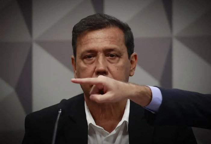 André Mendonça determina sequestro de R$ 389 milhões de sindicato de irmão de Lula para cobrir desvio dos aposentados