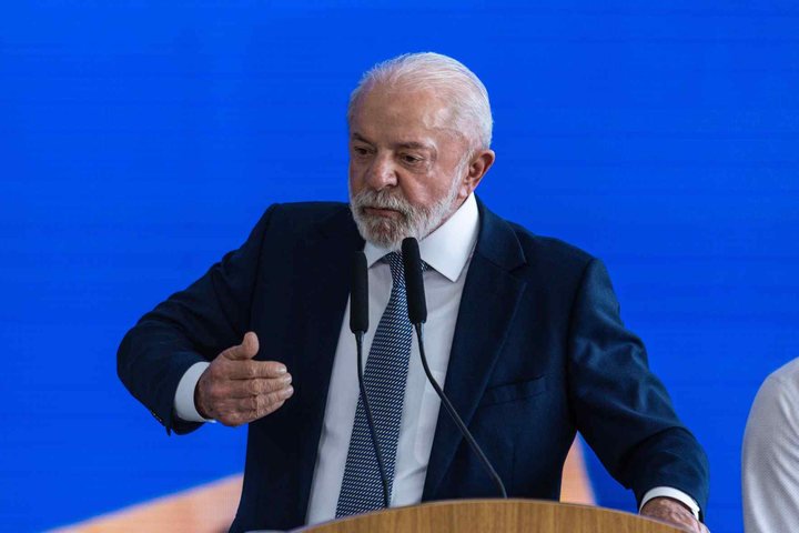 'Temos que aceitar', diz Lula sobre eventual vitória de Flávio Bolsonaro na eleição