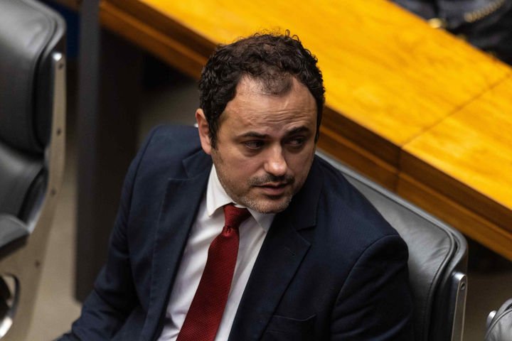 Como se posicionaram os deputados e cada partido na votação que suspendeu Glauber Braga por seis meses na Câmara
