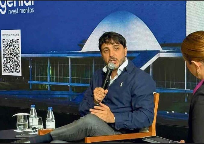 Empatado em terceiro nas pesquisas à Presidência, Renan Santos tenta dar ares de maturidade ao MBL