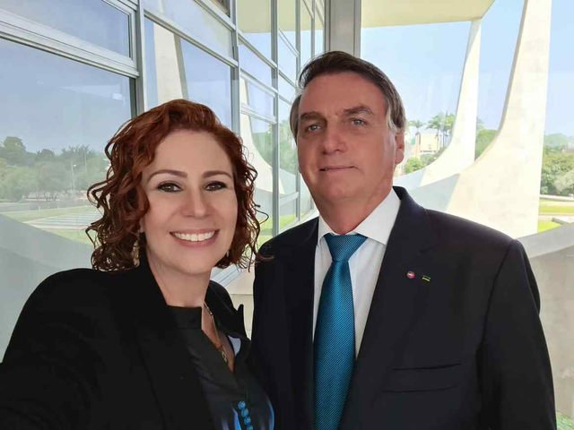 Deputada federal em seu segundo mandato, Carla Zambelli era próxima ao ex-presidente Jair Bolsonaro — Foto: Reprodução