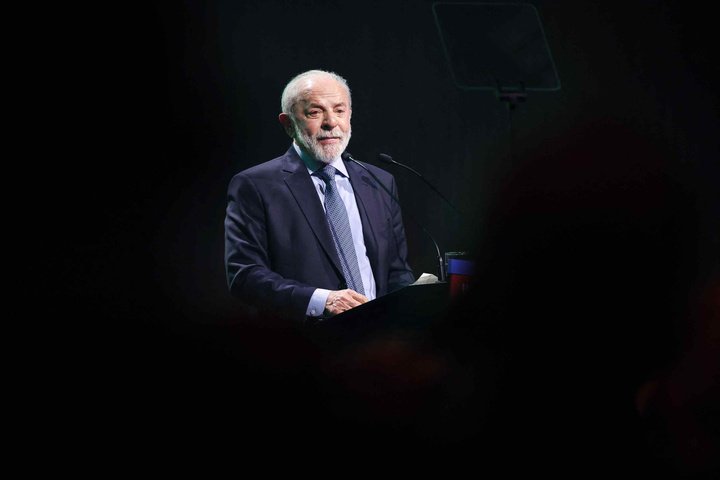 Lula diz em evento do PT que ‘não precisa correr atrás de adversários’ e prega reformas das instituições