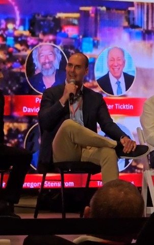 Em premiere de 'Dark horse' em Las Vegas, Eduardo Bolsonaro fala de 'guerra cultural', Lava-Jato e evita Vorcaro