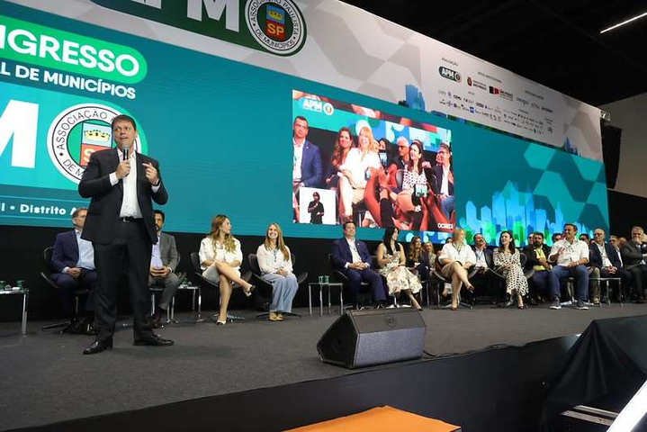 Tarcísio rebate vídeo de Haddad que destaca investimentos federais em obras paulistas: 'grande bobagem'