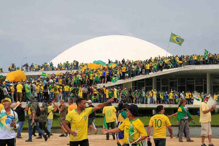 Governo prepara cerimônia do 8/1, e aliados aconselham Lula a evitar veto a dosimetria e conflito com Congresso