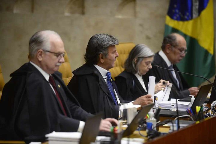 Fachin decidirá se Fux continuará julgando trama golpista após mudança de Turma no STF