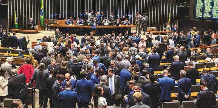 Retaliação em curso: governo amplia demissões de ex-aliados e prepara limpa de postos-chave da Caixa
