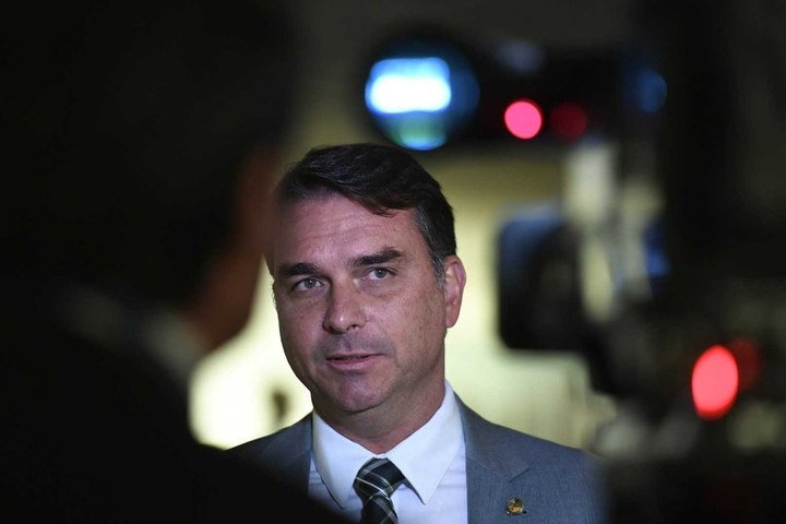 Flávio diz que derrota de Lula com rejeição de Messias é reação aos excessos do Supremo