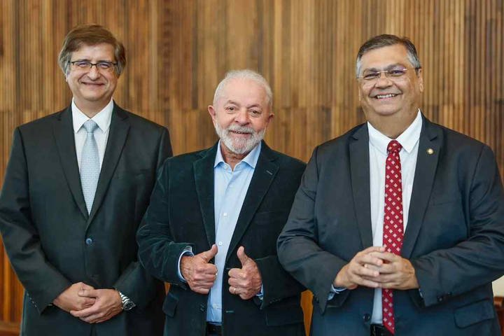Paulo Gonet, presidente Lula e Flávio Dino — Foto: Divulgação/Presidência da República