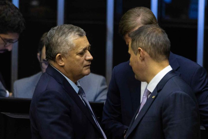 Governo atua para manter versão do Senado do projeto Antifacção na Câmara, mas deputados reagem