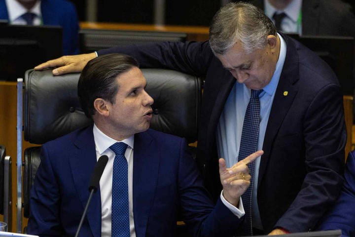 Líder do governo na Câmara é o mais cotado para substituir Gleisi na articulação política