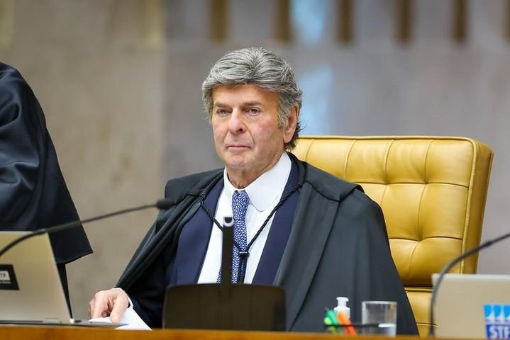 Fux vota por manter exploração de bingos, caça-níqueis e jogo do bicho como contravenção, mas julgamento no STF é interrompido