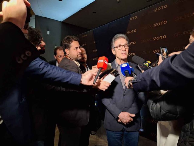 Zema defende Bolsonaro após violação de tornozeleira: ‘Situação extrema pelo que está vivendo’