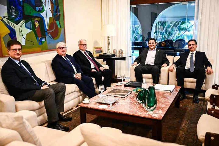 Cotado para STF, Pacheco participa de encontro com Alcolumbre, Fachin e Gonet