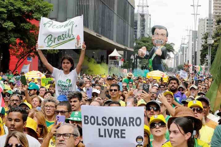 Ato de apoiadores do ex-presidente Jair Bolsonaro neste domingo na Avenida Paulista — Foto: Edilson Dantas/O Globo