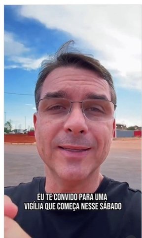 Flávio convocou ‘vigília’ no condomínio por Bolsonaro antes de Moraes decretar prisão preventiva