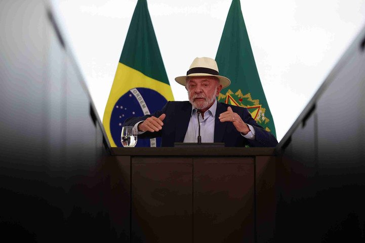 Após tarifaço, campanha de Lula vai ampliar ataques à família Bolsonaro e reforçar discurso de 'submissão' de Flávio a Trump