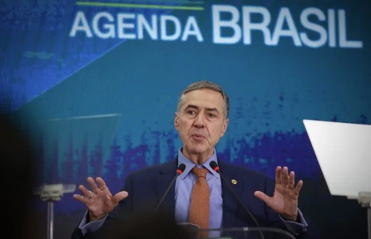 Presidente do STF, Luís Roberto Barroso: desafio é superar resistências históricas, tendências patrimonialistas e a pressão de grupos detentores de privilégios — Foto: Cristiano Mariz/Agência O Globo