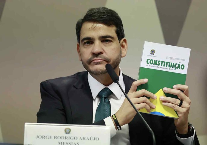 Ao lado de Messias estão Rodrigo Pacheco e Sóstenes Cavalcante. — Foto: Cristiano Mariz/Agência O Globo