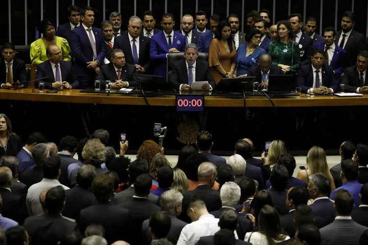 Arthur Lira durante discurso após ser reeleito presidente da Câmara dos Deputados — Foto: Cristiano Mariz / Agência O Globo