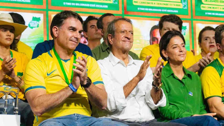 Flávio reforça preferência por vice mulher após desgaste com Michelle
