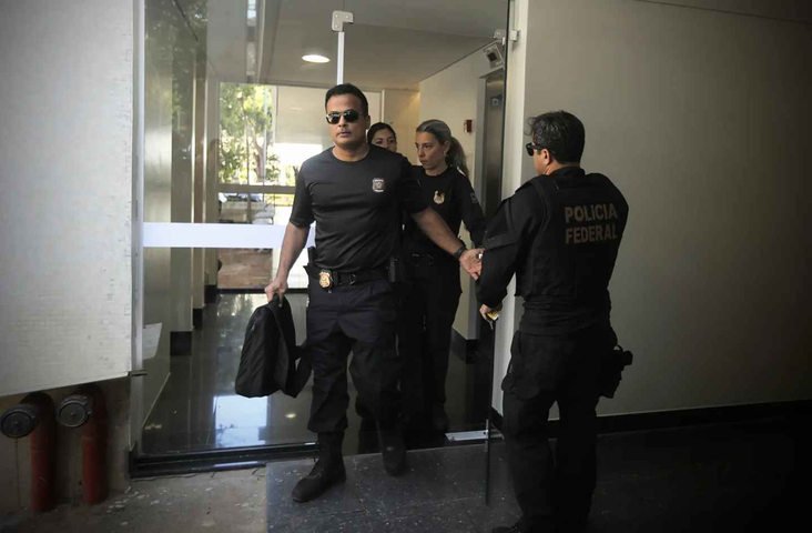 Em agosto de 2023, a PF fez uma operação de busca e apreensão no apartamento funcional da deputada federal — Foto: Cristiano Mariz/Agência O Globo