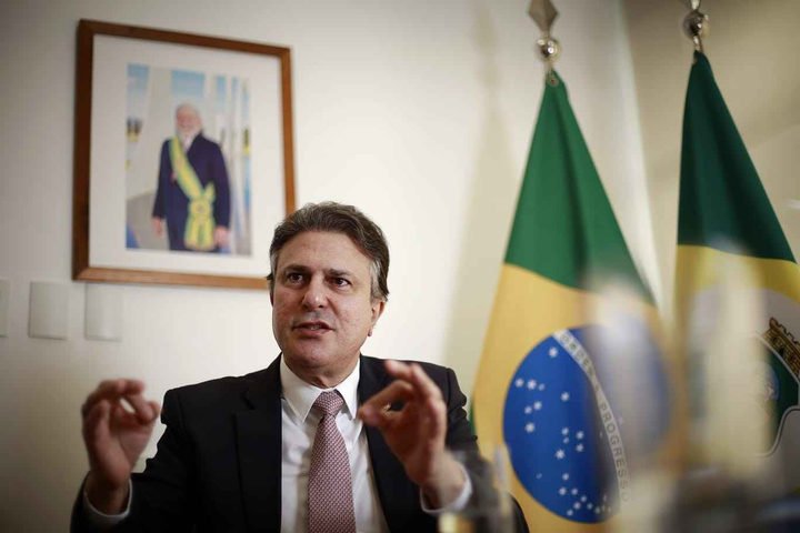 Entrevista: ‘Avaliação do PT em Minas é muito ruim, e melhor estratégia é candidato fora do partido', diz Camilo Santana