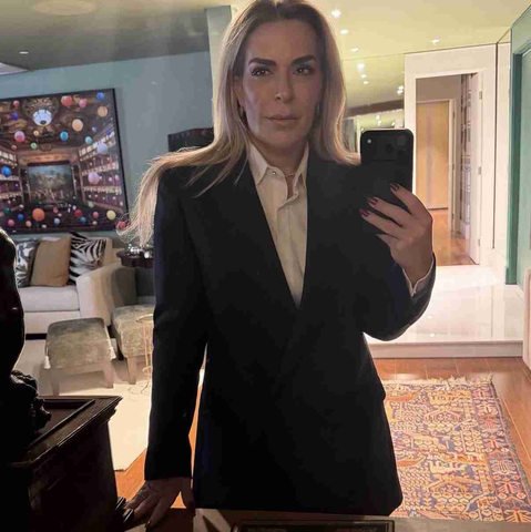 Lobista amiga de Lulinha tem série de dívidas na Justiça por calotes, diz reportagem