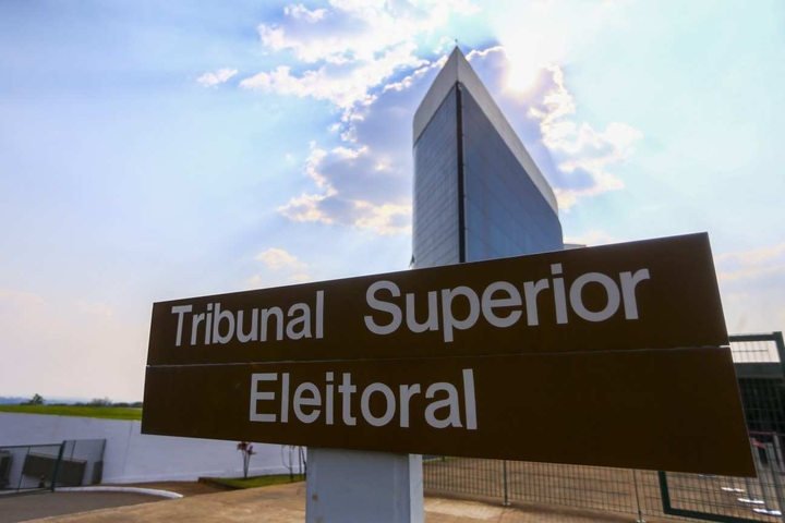 Partidos fecham ano eleitoral com dívida mesmo com fundão bilionário