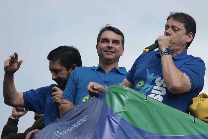 ‘Expulsar o mal’ e ‘comício’: apesar de promessa, Marcha para Jesus vira embate político entre Flávio e governo Lula